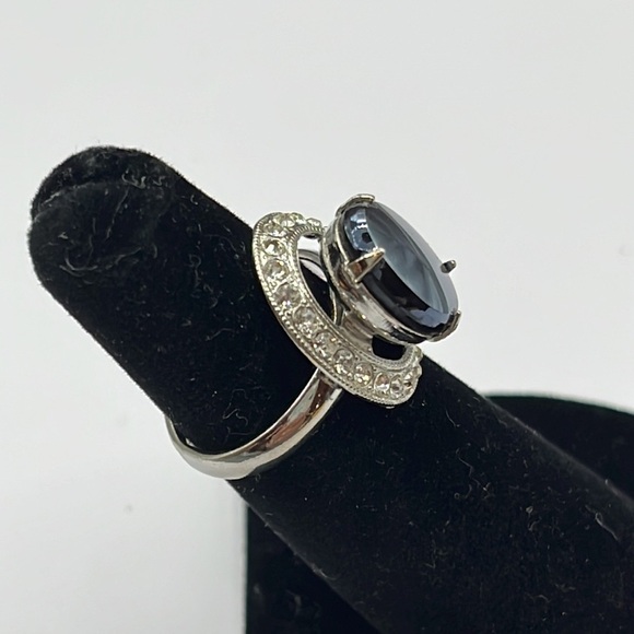 Vintage Sarah Coventry Black Stone And Silver Tone Halo Ring 1964 Size 6-7 - Picture 4 of 11